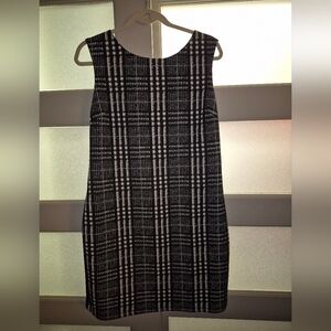 Suzy Shier Black and White Sheath Dress Sleeveless Crew Neck